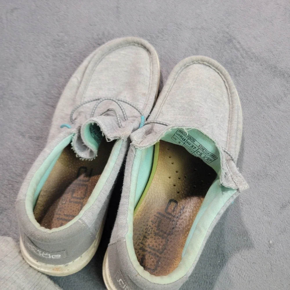 Hey Dude Wally Youth Shoes Size 5 Grey Stretch Canvas Slip On Moc Toe 130133160